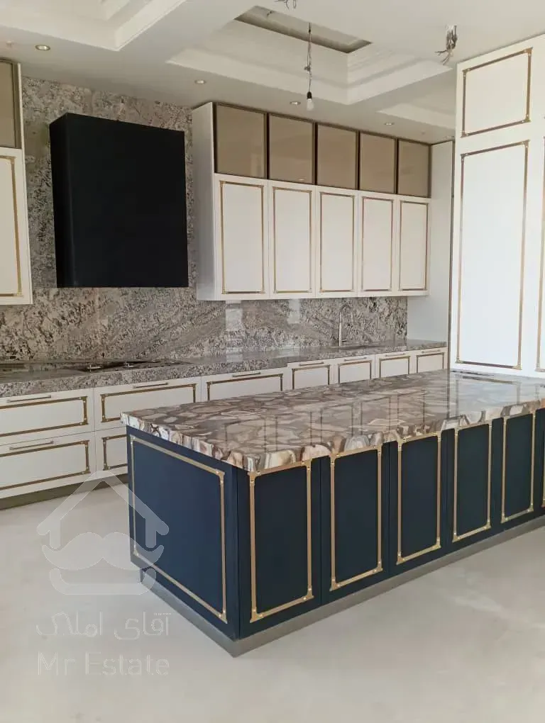 رهن برج 560 متری در زعفرانیه