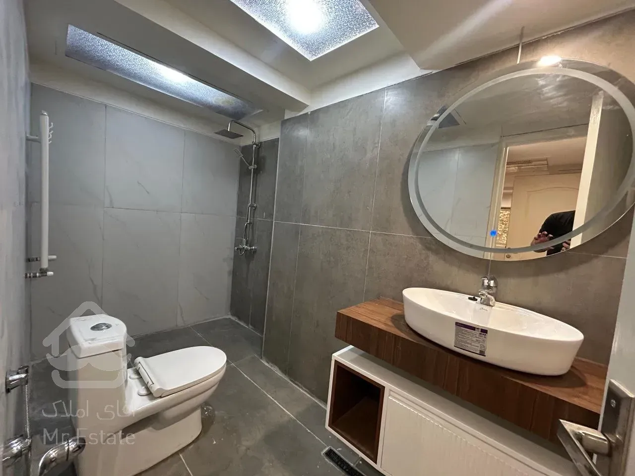 رهن آپارتمان 240 متری در زعفرانیه