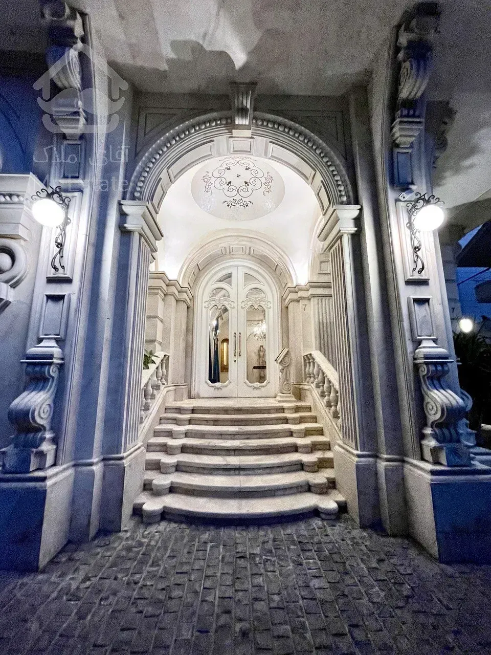 فروش آپارتمان 130 متری در زعفرانیه