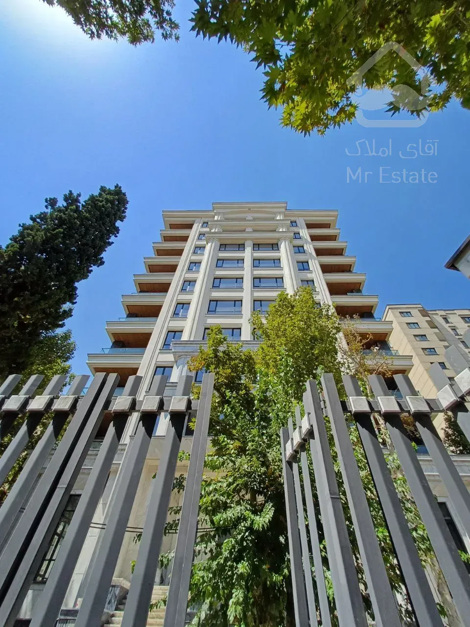 فروش برج باغ 450 متری در زعفرانیه