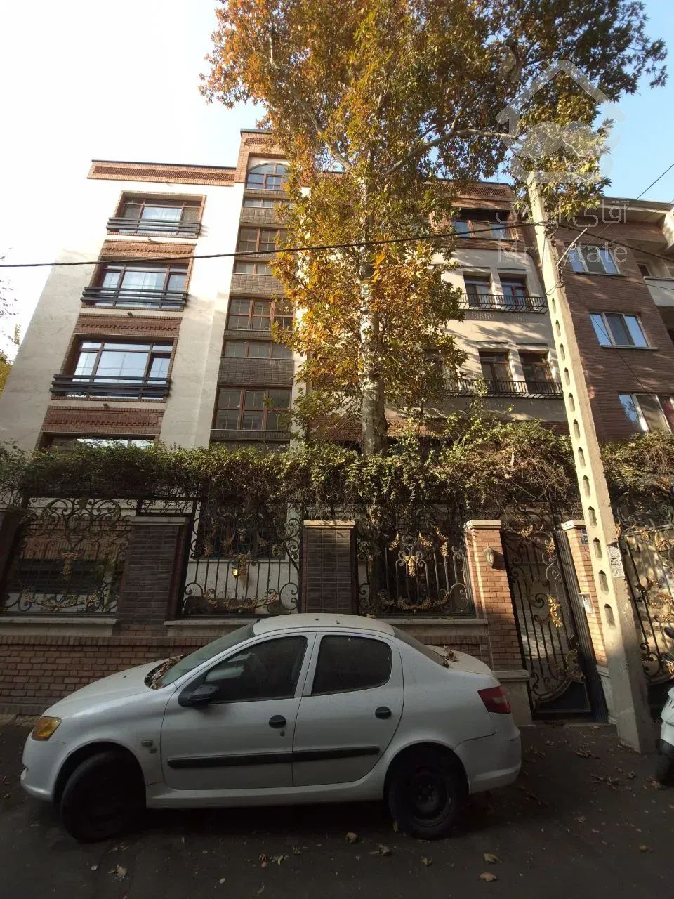 رهن آپارتمان 200 متری در فرشته