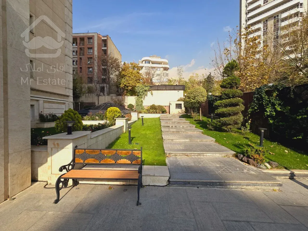 رهن برج باغ 220 متری در زعفرانیه