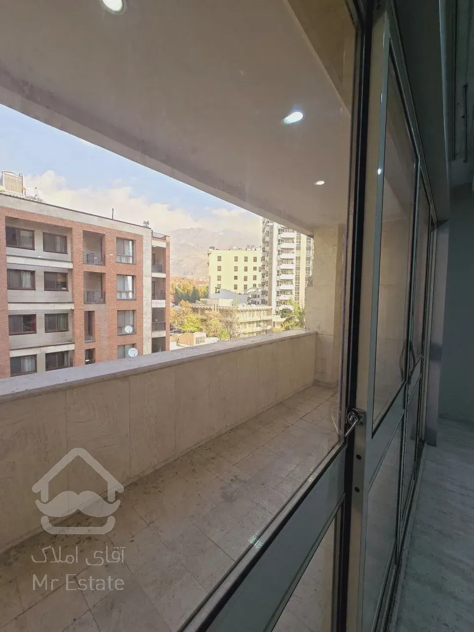 رهن برج باغ 220 متری در زعفرانیه