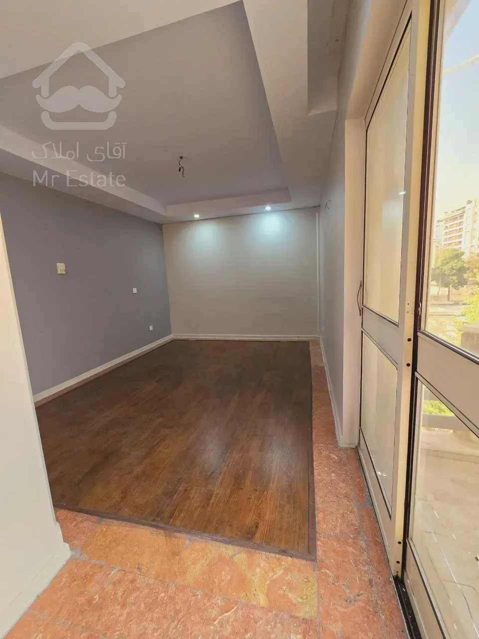 رهن برج باغ 220 متری در زعفرانیه