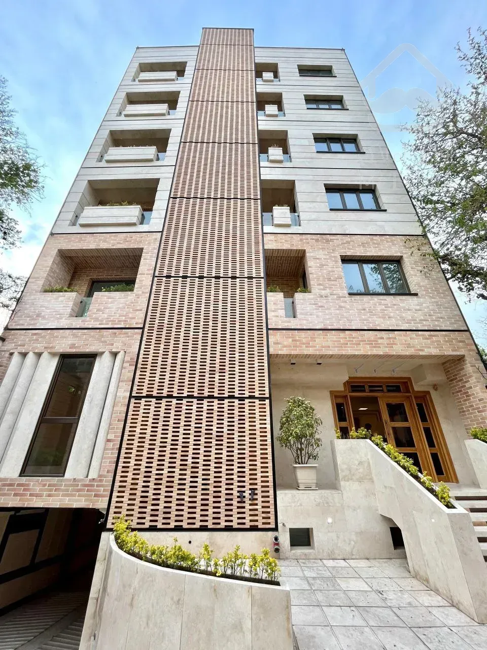 فروش آپارتمان 100 متری در زعفرانیه