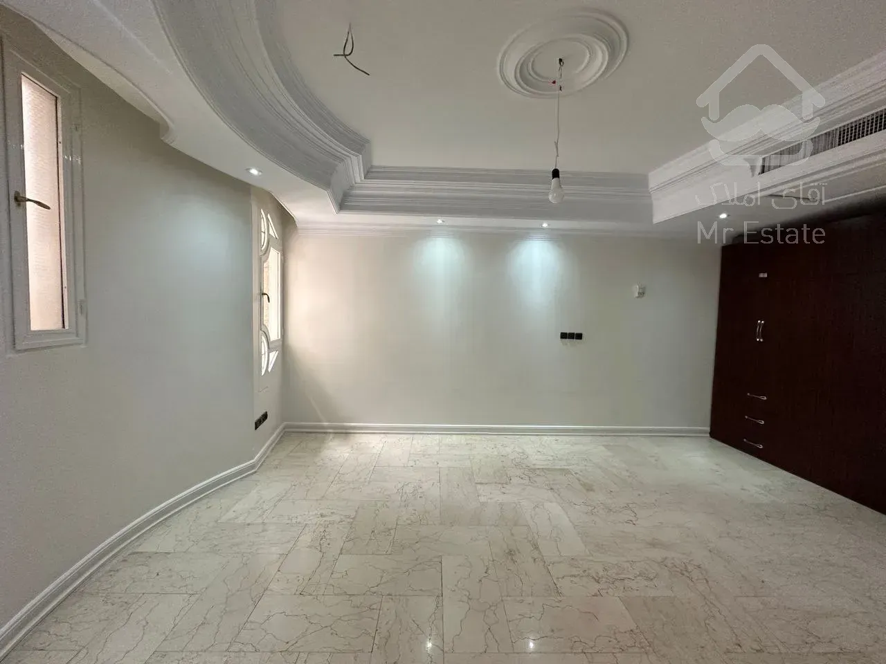 رهن آپارتمان 245 متری در زعفرانیه