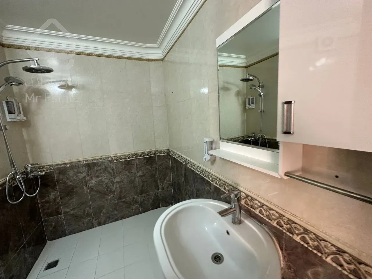 رهن آپارتمان 245 متری در زعفرانیه