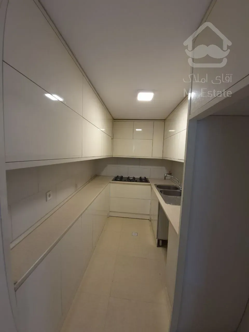 رهن آپارتمان 370 متری در زعفرانیه