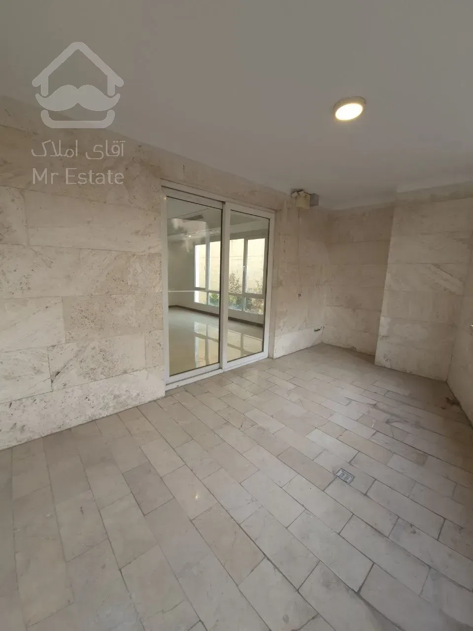 رهن آپارتمان 370 متری در زعفرانیه