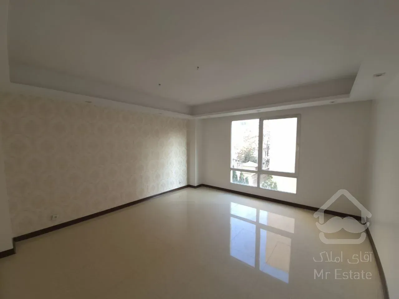 رهن آپارتمان 370 متری در زعفرانیه