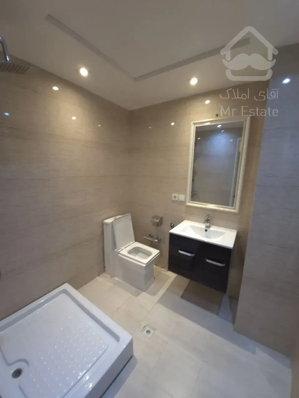 رهن آپارتمان 370 متری در زعفرانیه