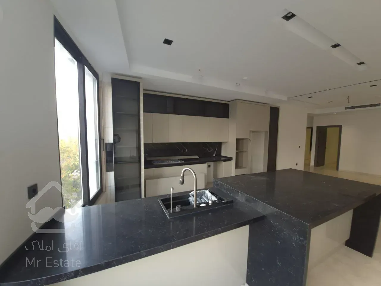 رهن آپارتمان 295 متری در ولنجک