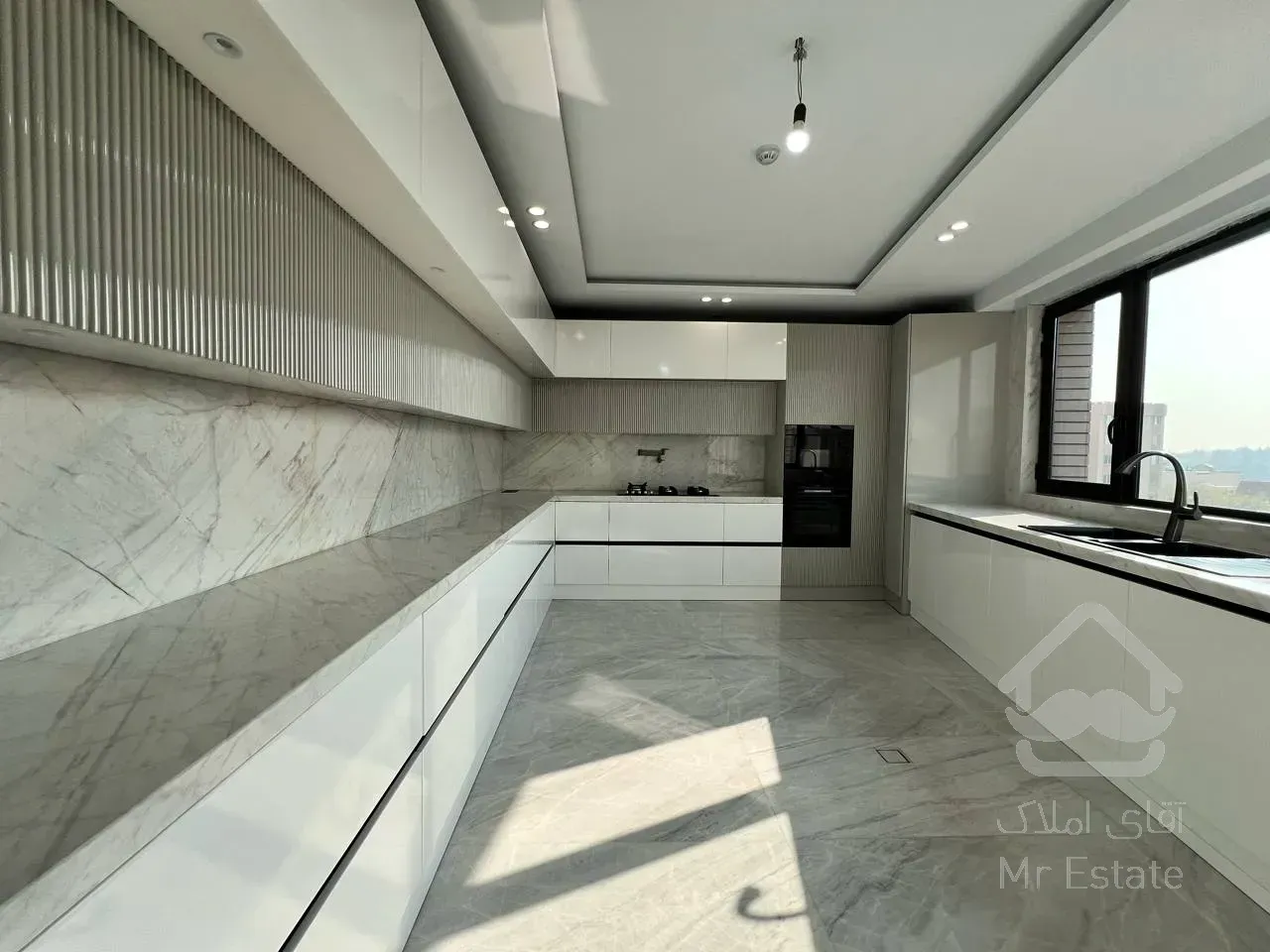 فروش آپارتمان 192 متری در محمودیه