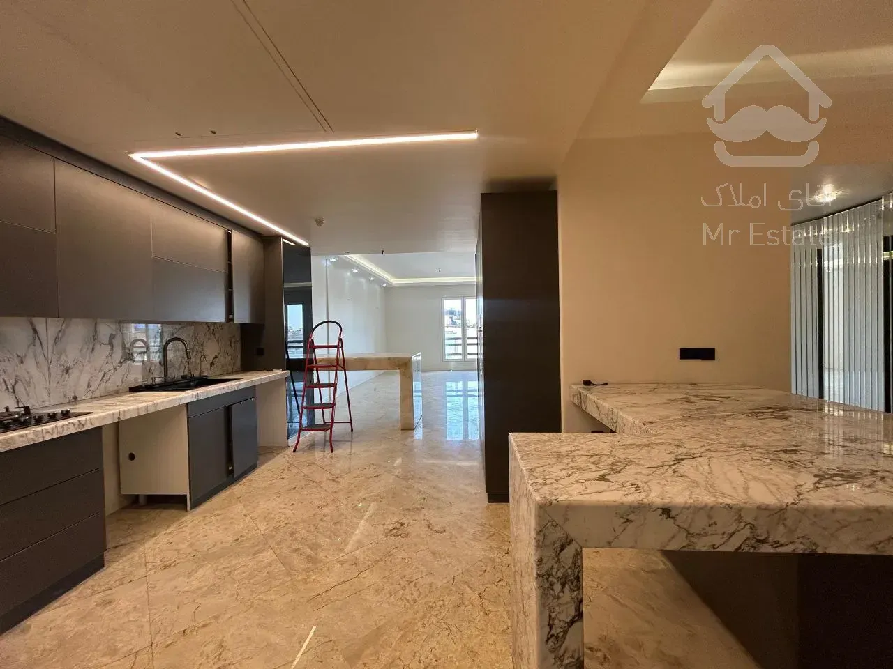 رهن آپارتمان 230 متری در زعفرانیه