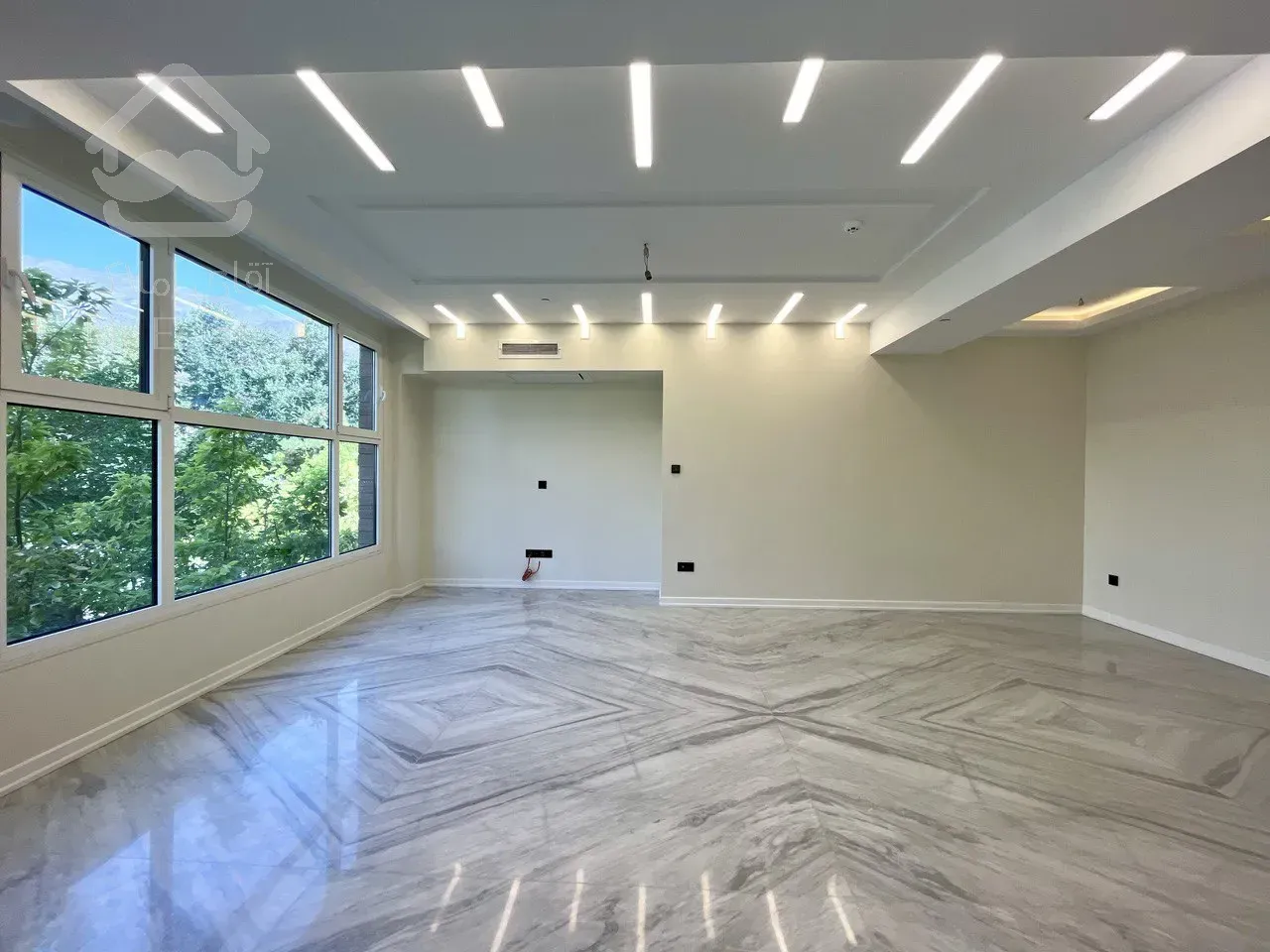 فروش آپارتمان 100 متری در زعفرانیه