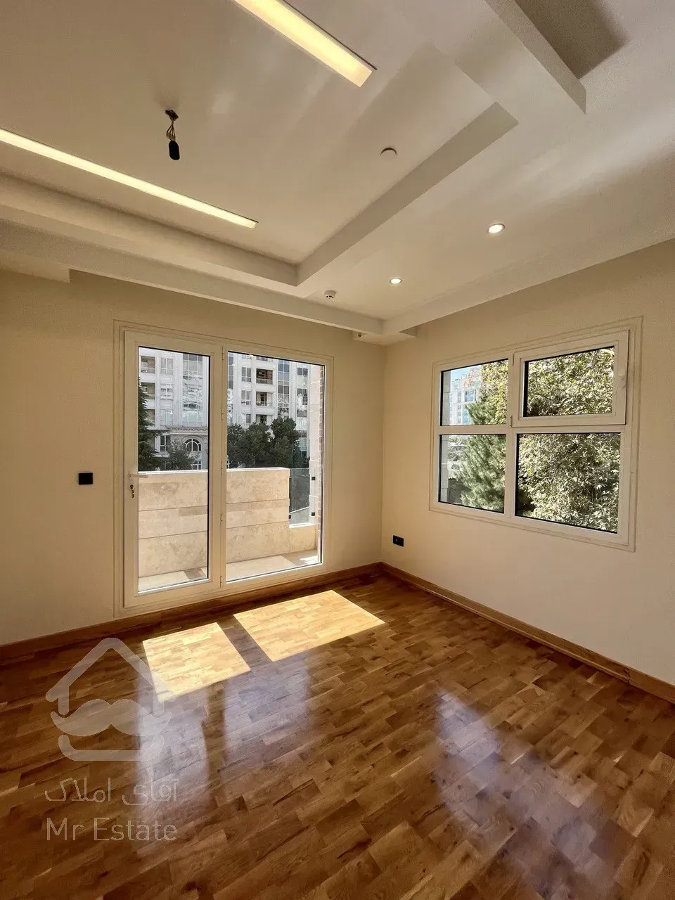 فروش آپارتمان 100 متری در زعفرانیه