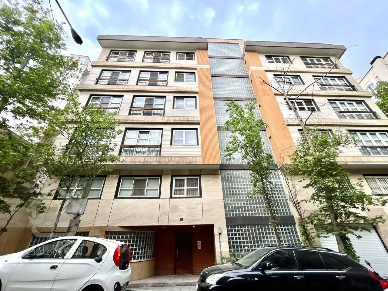 فروش آپارتمان 163 متری در زعفرانیه