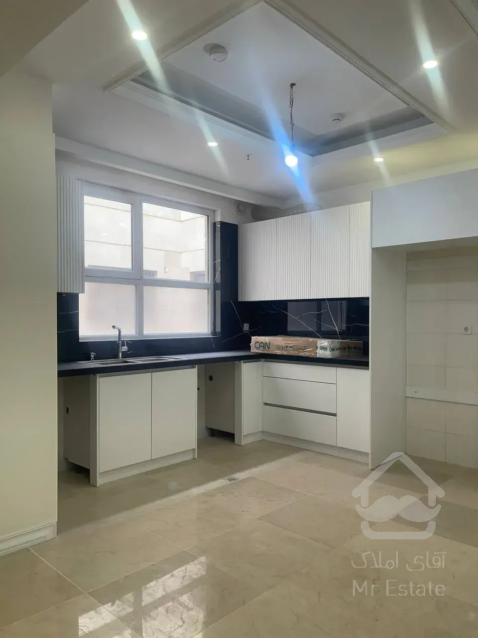 پیش فروش واحد مسکونی 132 متری دو خوابه  در طبقه چهارم در آبشار تهران /  حاج رحیم قربانی