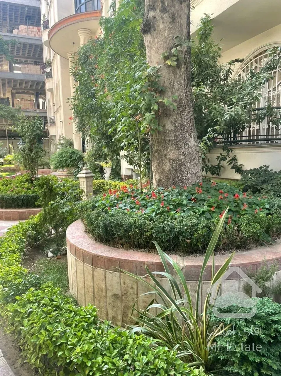 خرید کلنگی 490 متری در نیاوران