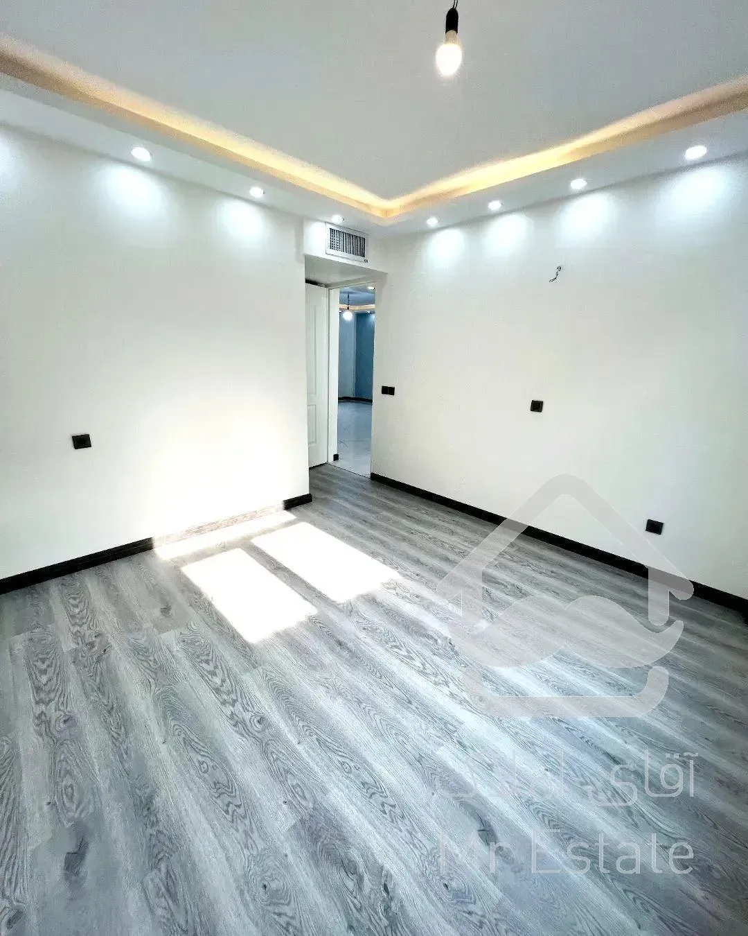 40متری /چیتگر/سرمایه گزاری/دیوار عایق/طراحی مدرن