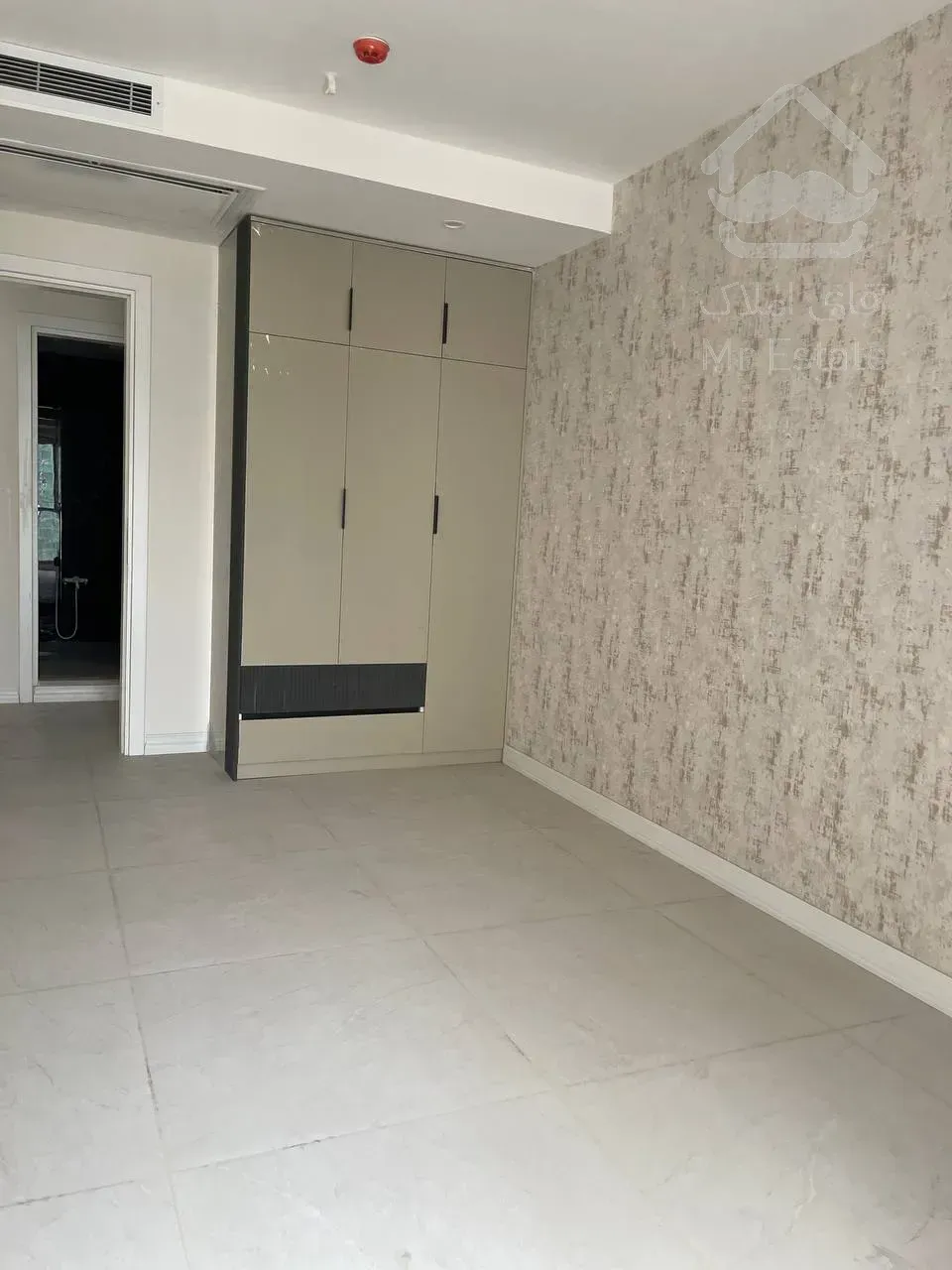 رونیکاپالاس کوهک/با پیش 50 درصد صاحبخانه بشید