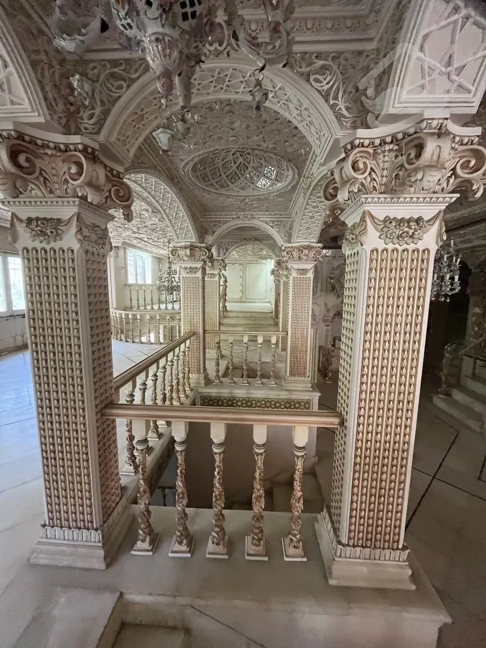 خرید کلنگی ویلایی 530 متری با بر 50 نیاوران اکازیون