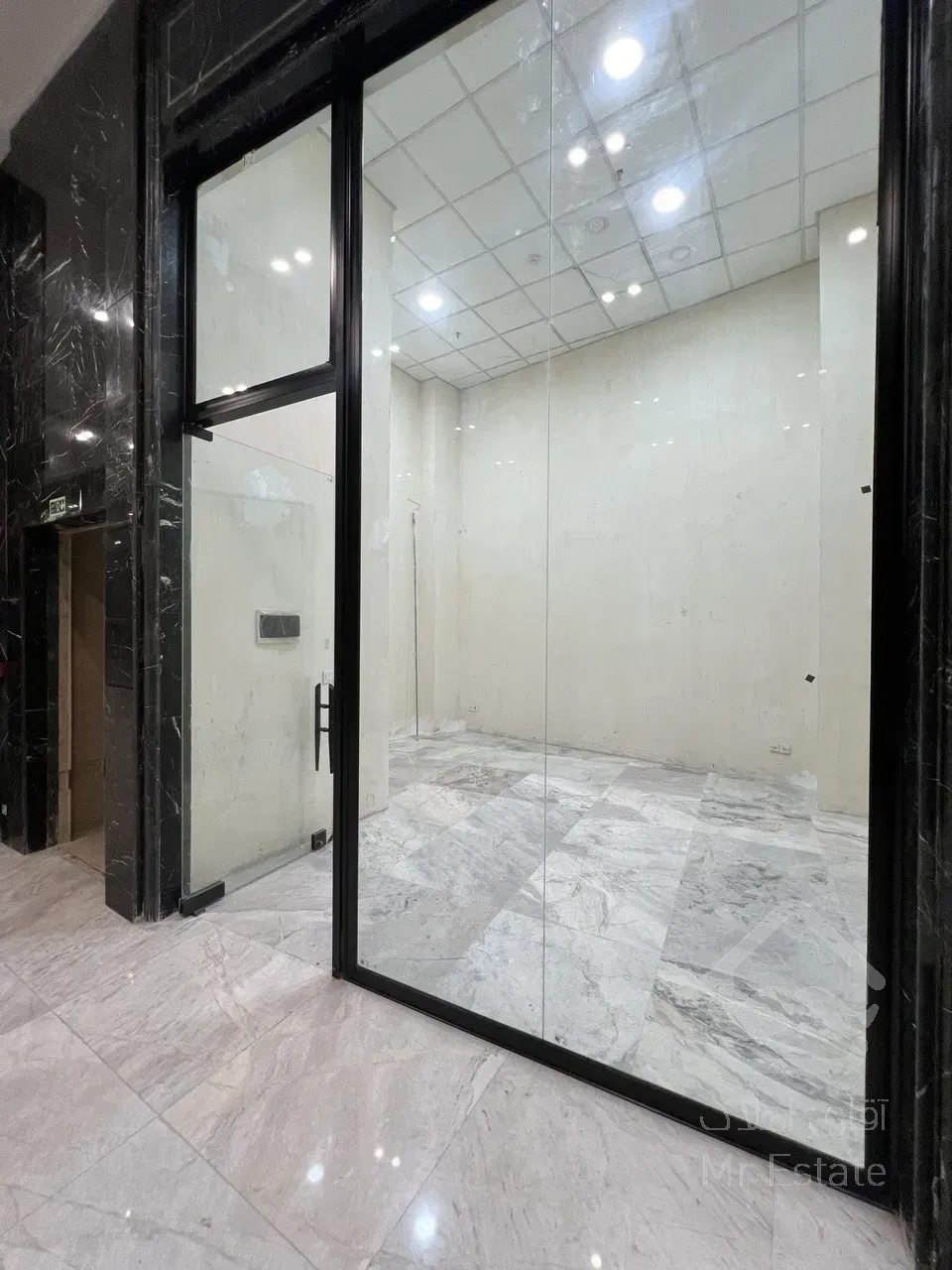 اجاره مغازه 23 متری در مرکز خرید رونیکا مال هروی