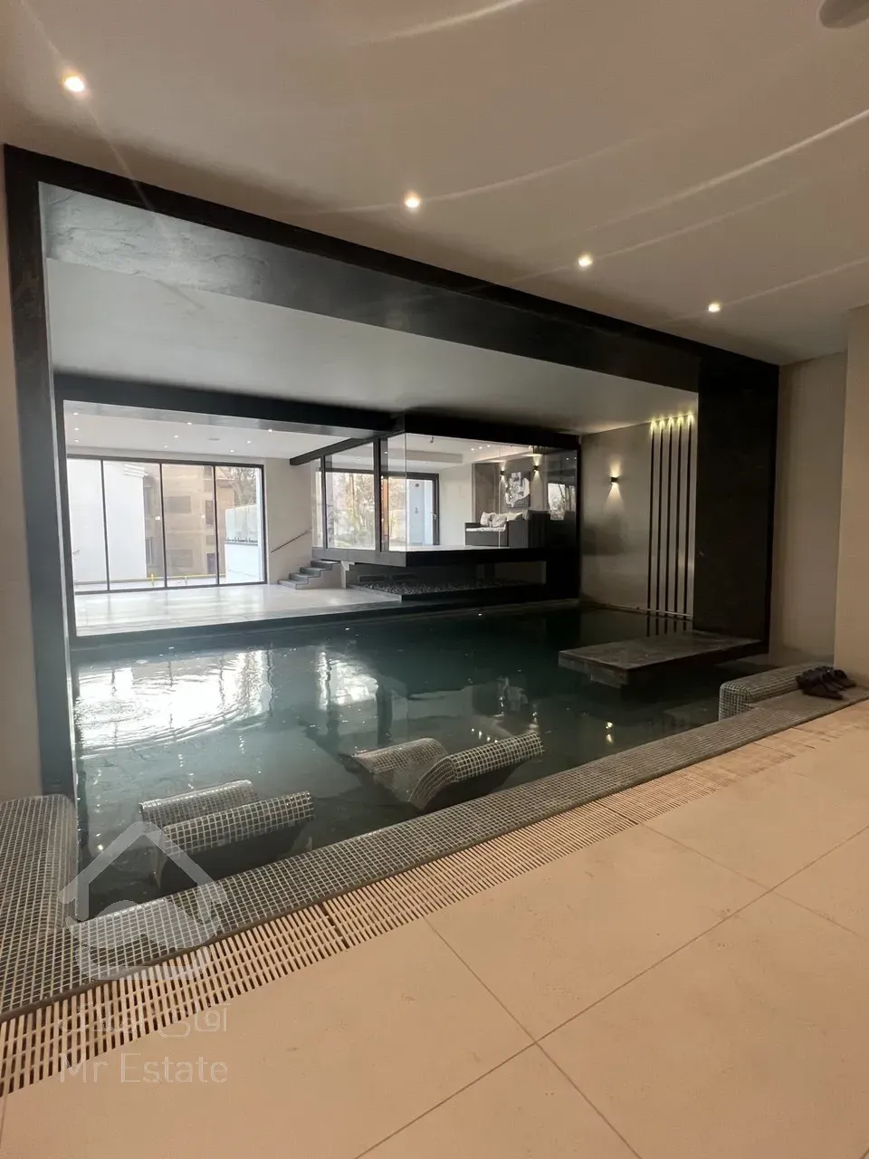 اقدسیه گلستان شمالی 4خوابه 20 مترتراس مشرف به کاخ ویو مشجر