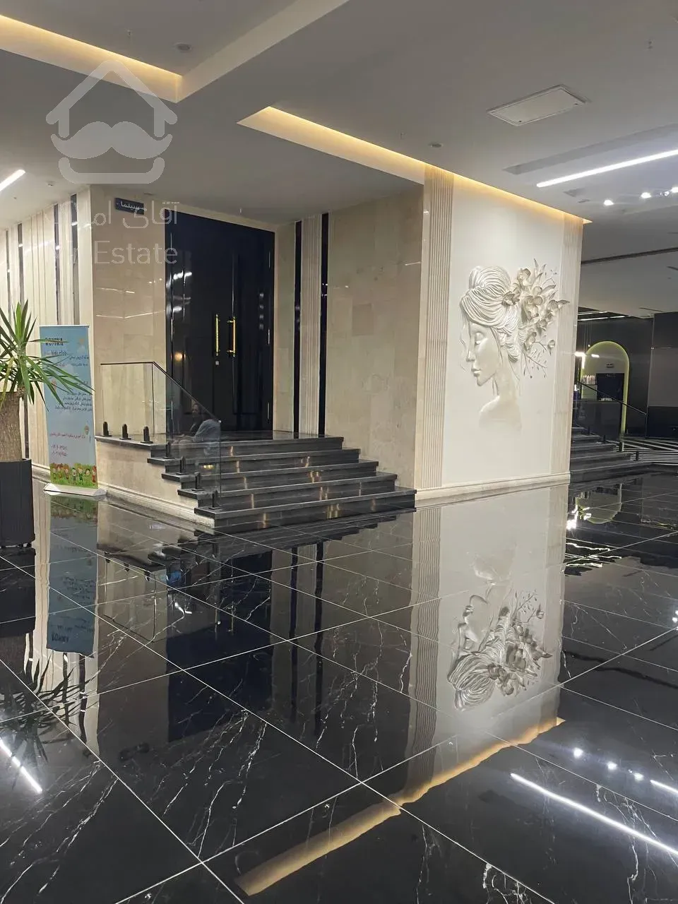 برج رونیکا پالاس لاله /ساخته ای دیگر از حاج رحیم قربانی