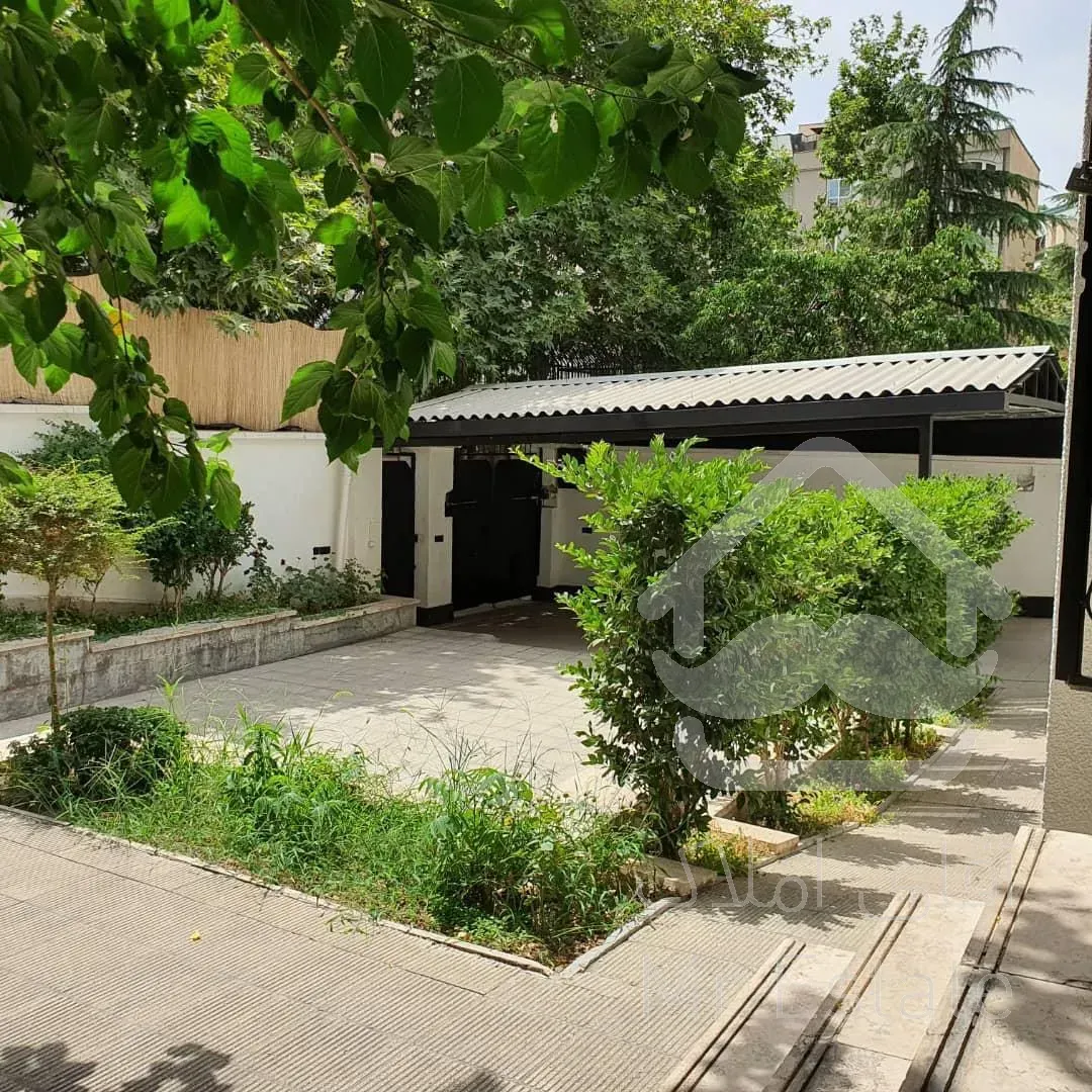 خرید کلنگی ویلایی 480 متری زیر قیمت فرمانیه