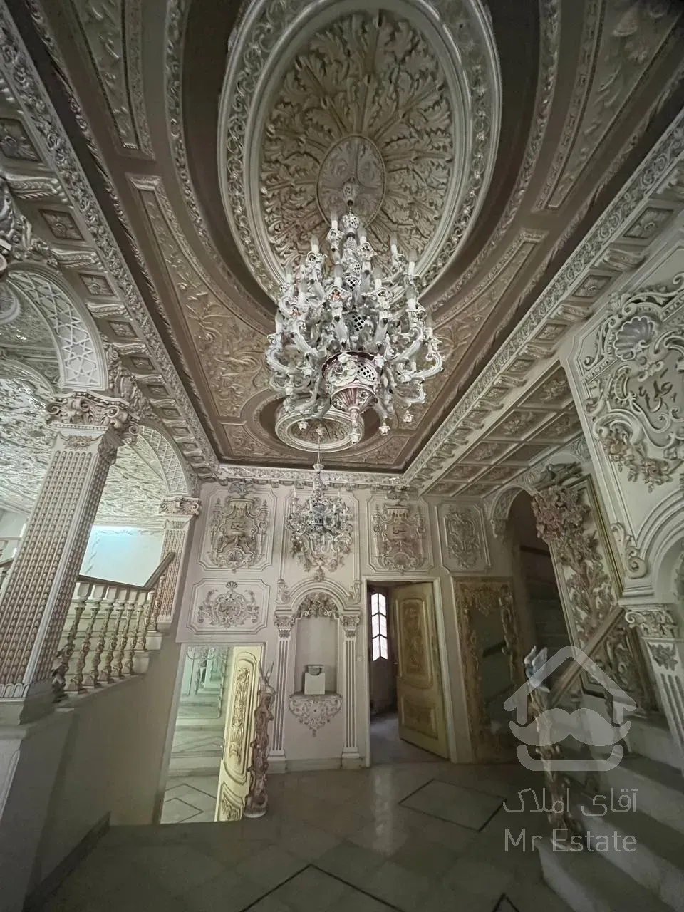 خرید کلنگی ویلایی 530 متری با بر 50 نیاوران اکازیون