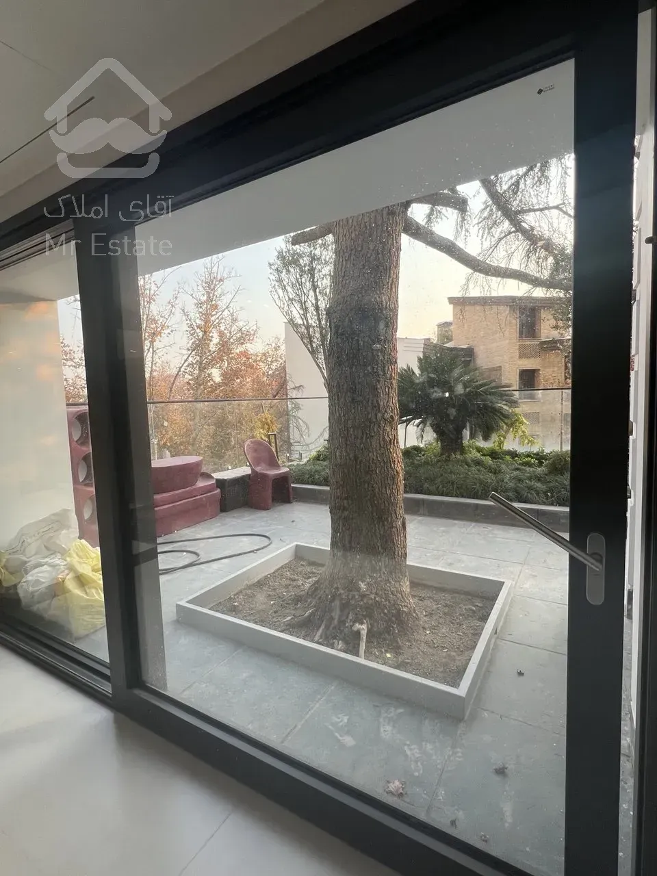 اقدسیه گلستان شمالی 4خوابه 20 مترتراس مشرف به کاخ ویو مشجر