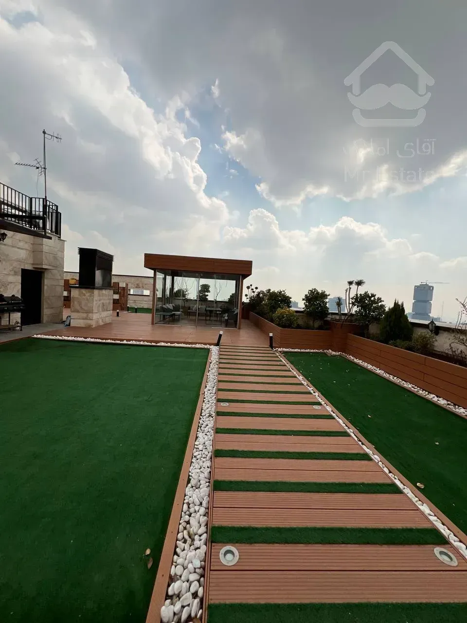 شروع یک زندگی متفاوت در رونیکا پالاس نیایش