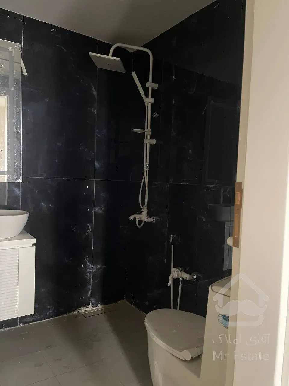 پیش فروش 123متر رونیکا پالاس لاله /فول امکانات در تاپ لوکیشن درشرق تهران