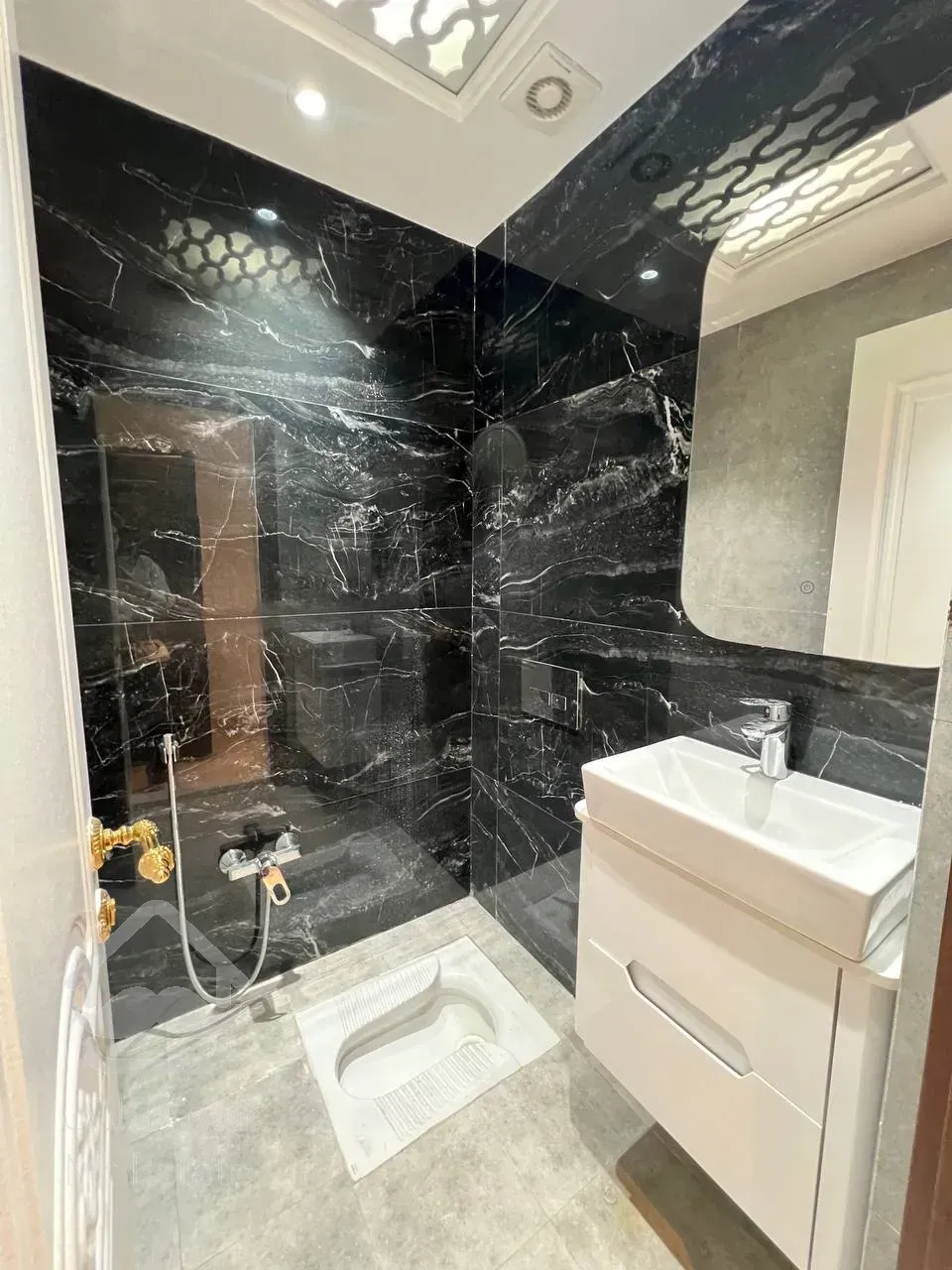 پیش فروش 61 متر رونیکا پالاس نیایش ، غرق در نور وآرامش در غرب تهران