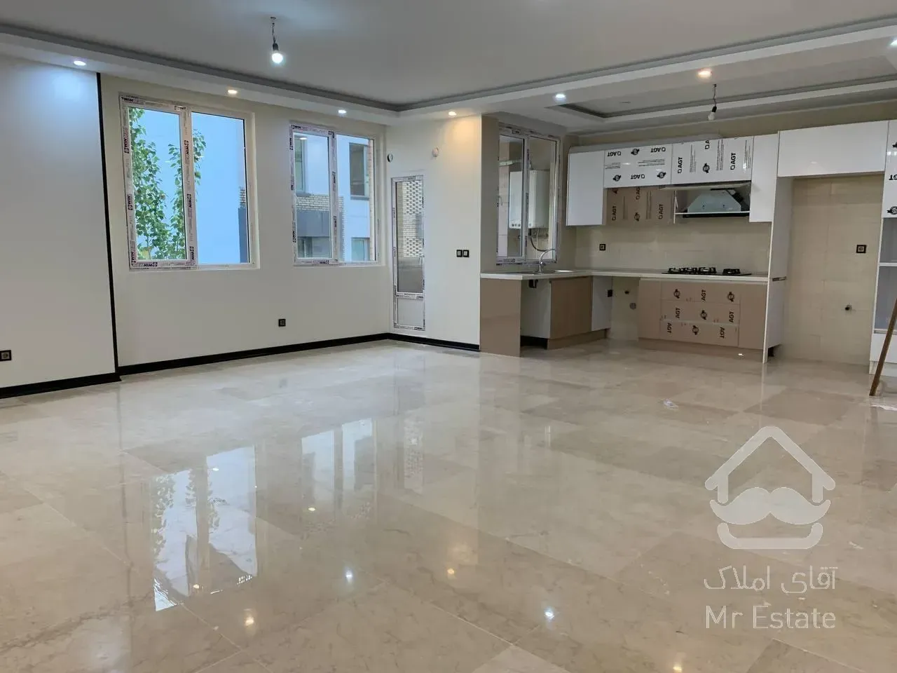 آپارتمان ۱۱۰ متری ، نوساز کلید نخورده ، جمشیدیه