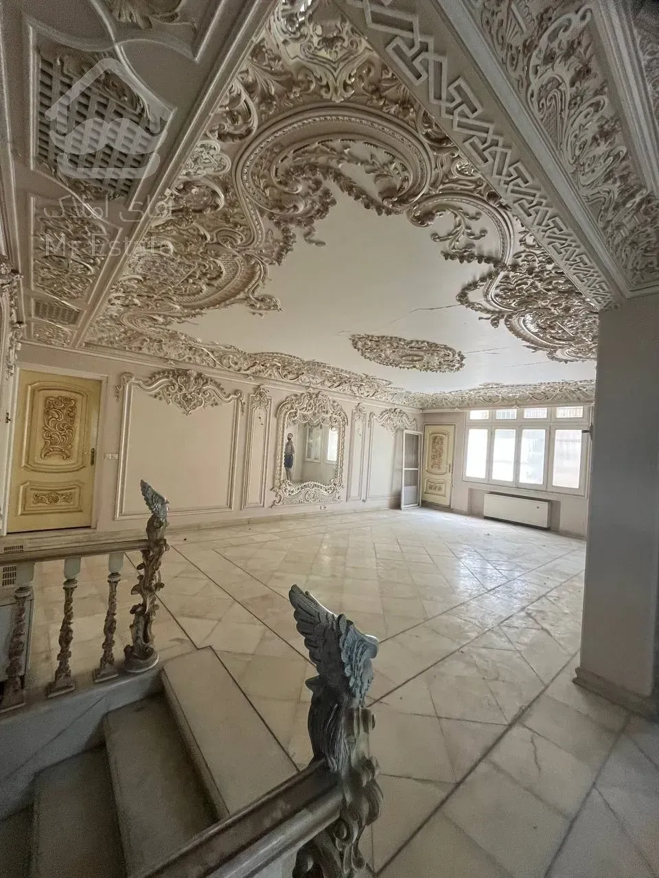 فروش ویلای لوکس 530 متری با بر 50 نیاوران اکازیون