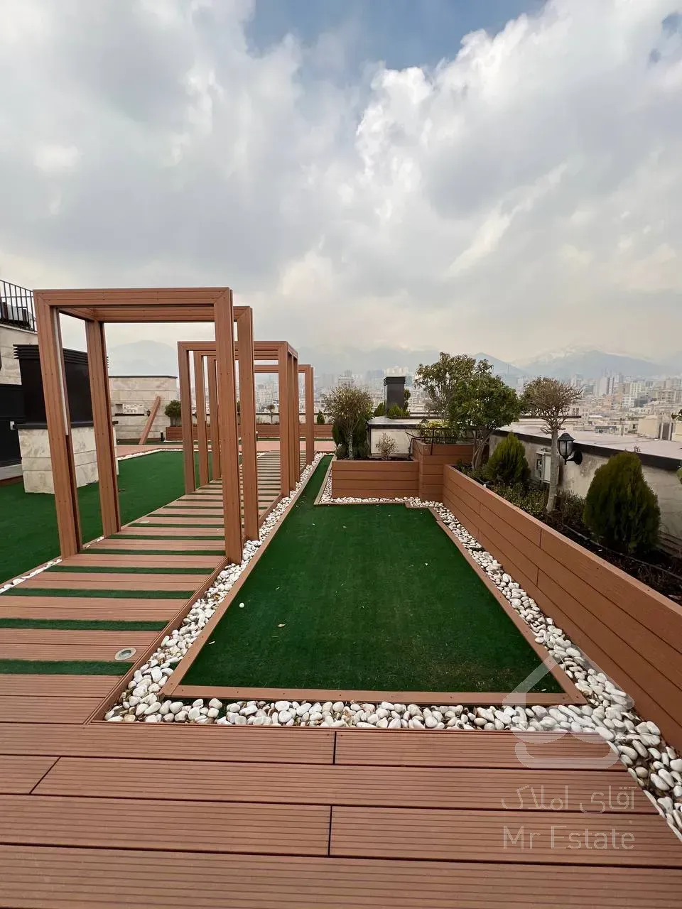 پیش فروش آپارتمان ۲۳۰ متری لاکچری سه خواب در بلوار ارتش