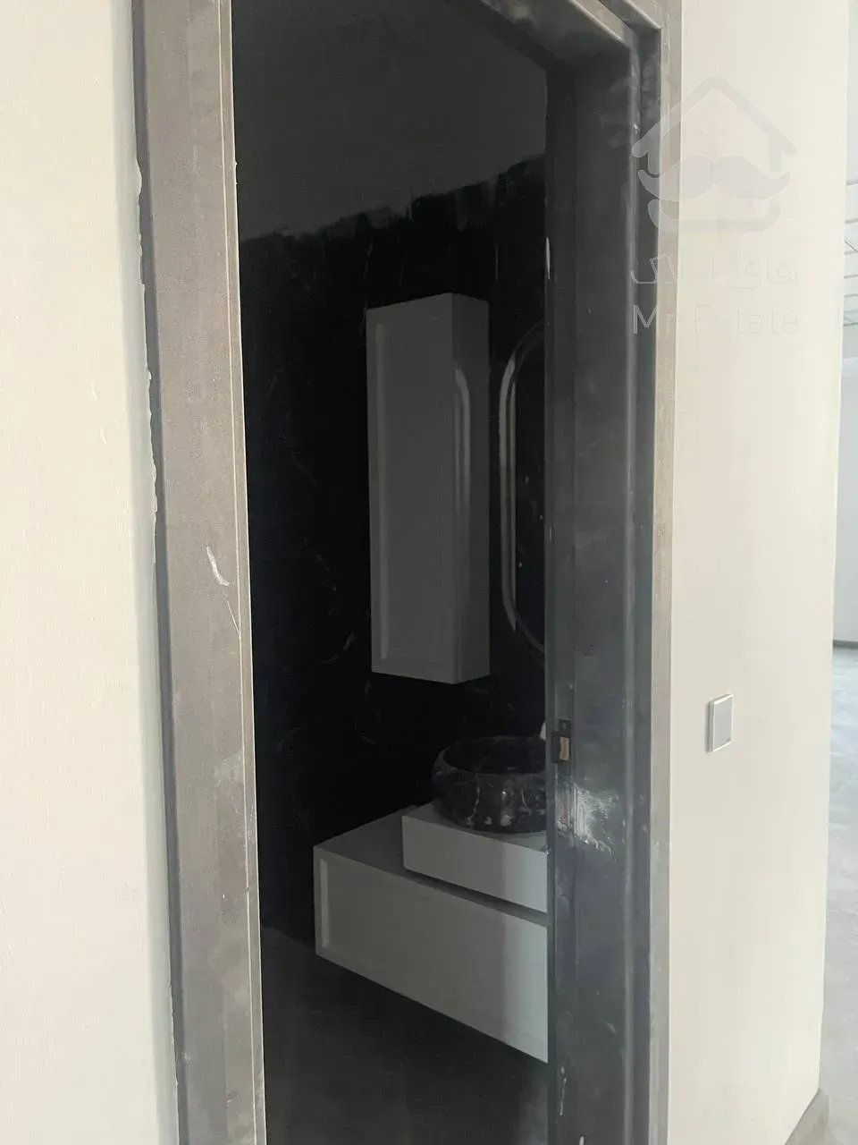 رهن کامل84 متری در پارک اداری رونیکا پالاس غروی