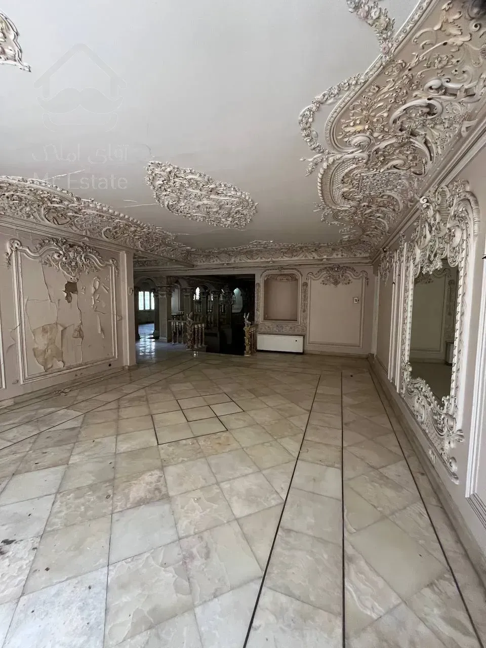 فروش ویلای لوکس 530 متری با بر 50 نیاوران اکازیون