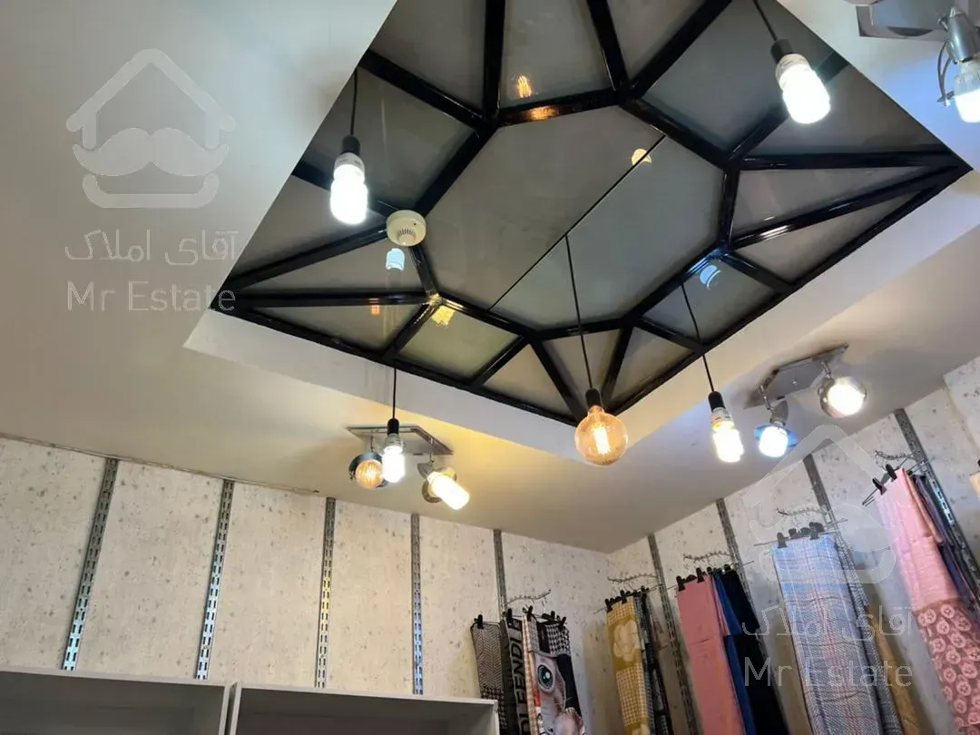 مغازه ۱۴متری در پاساژ