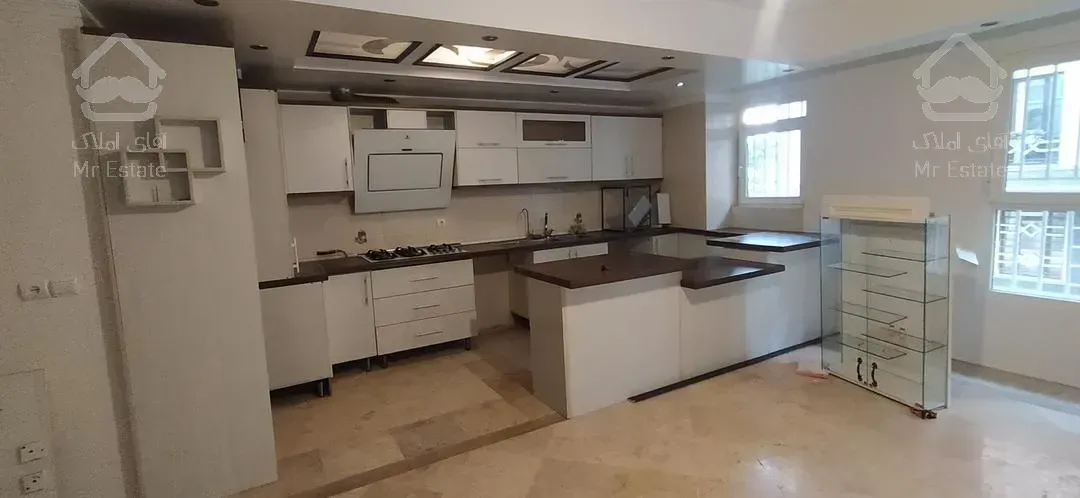 ۷۰ متر فول امکانات رو به آفتاب در سازمان برنامه