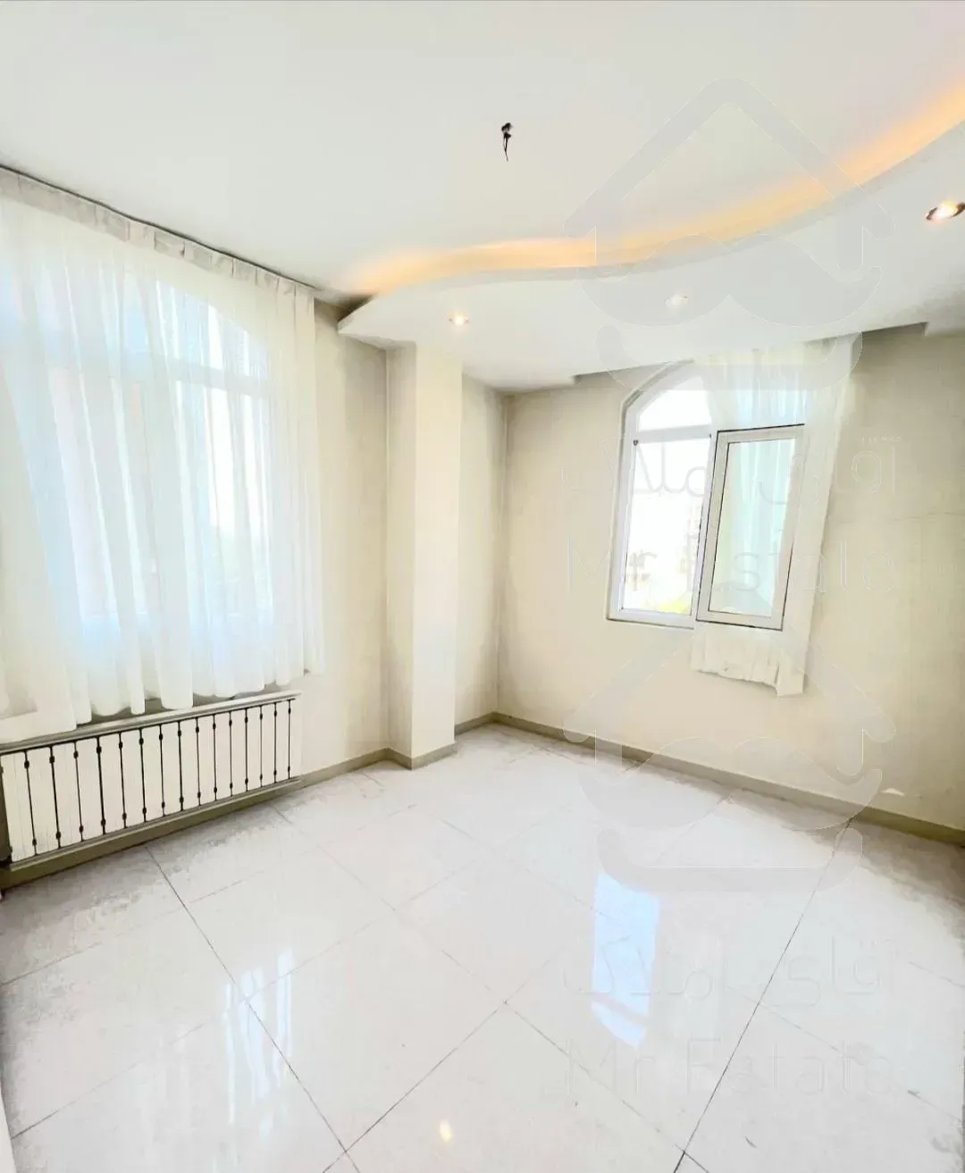 ۵۰ متر فول امکانات سالن پرده خور در بلوار فردوس