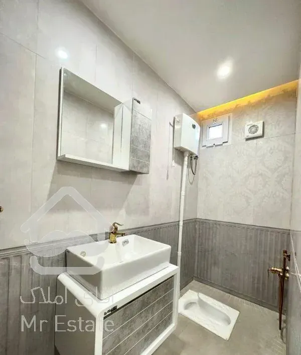 ۷۰ متر.     دو خواب.   پارکینگ‌دار.   کارون