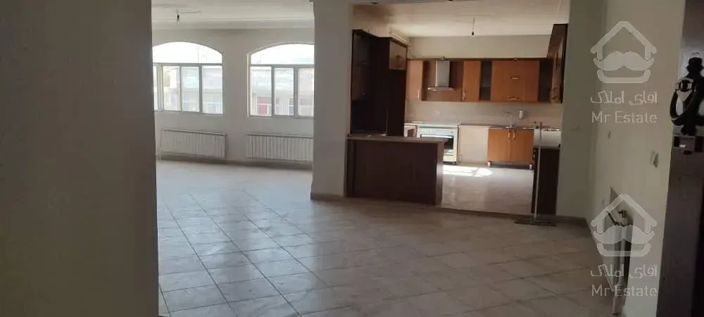 فروش ملک مستغلاتی سه طبقه در شهرک چشمه دو نبش