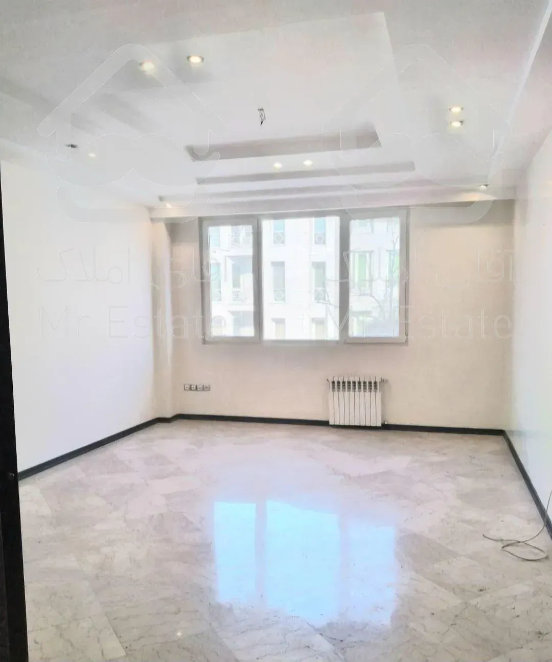 ۸۵ متر تراورتن رو به آفتاب در بلوار فردوس