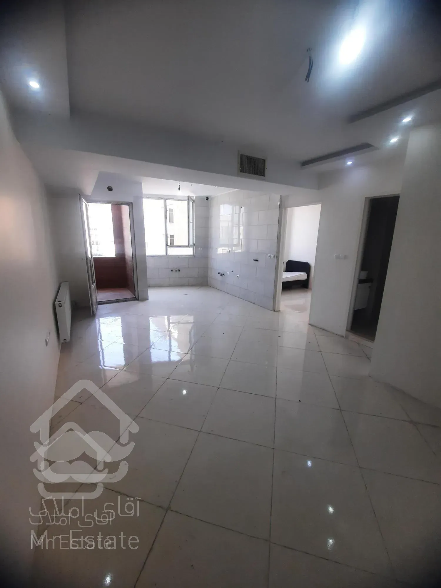 ۹۰ متر رو به آفتاب تک واحدی در سازمان برنامه