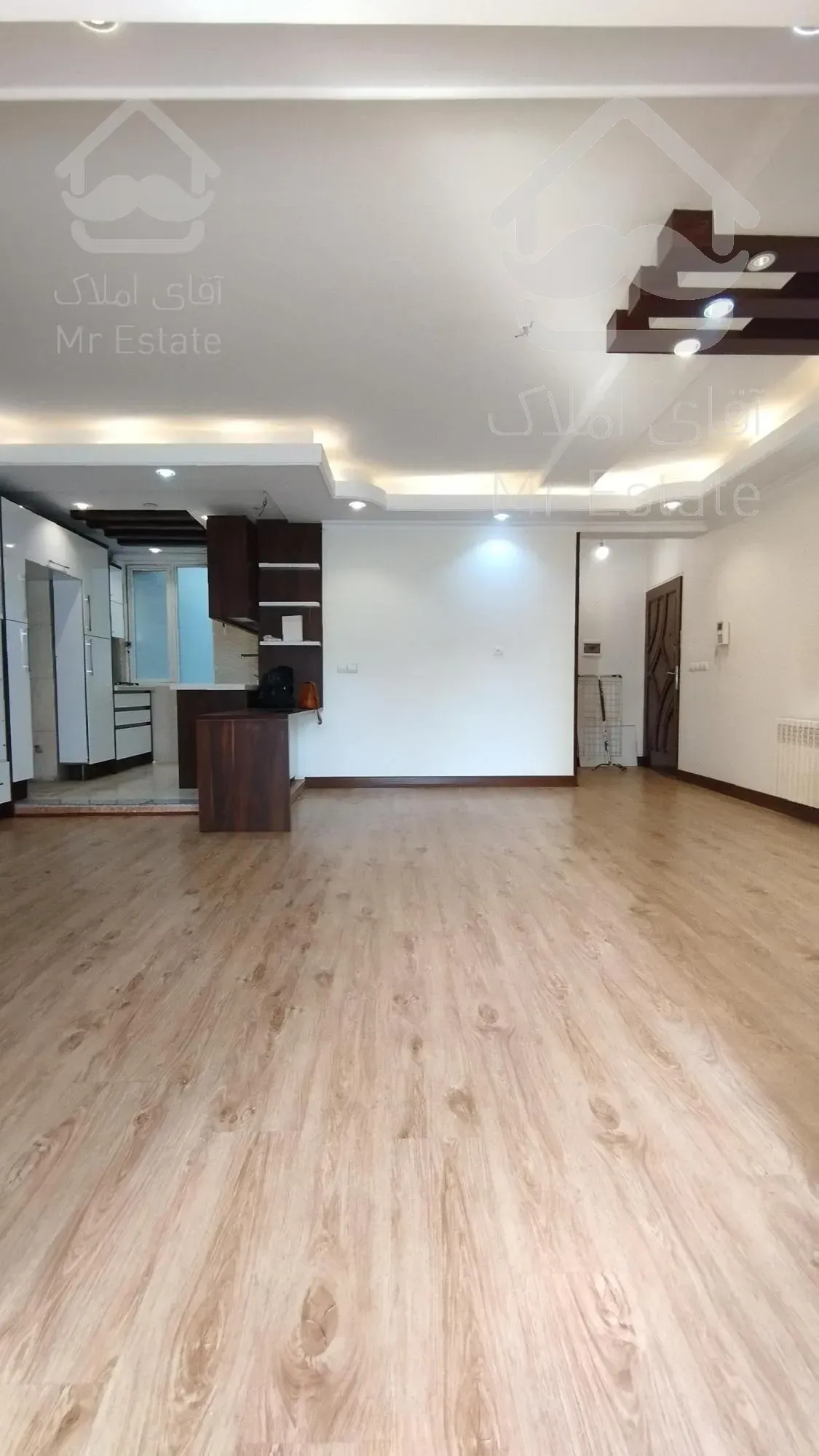 ۸۰متر*خطی رو به آفتاب*بدون پرتی*کم واحد