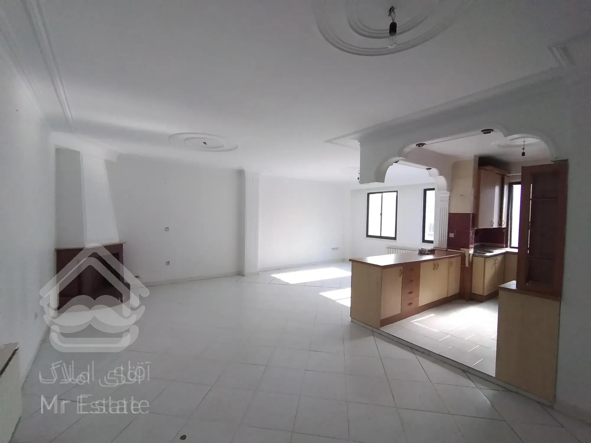 آپارتمان ۱۰۵ متر.تمیز. بلوار اباذر.کوچه گلستان ۲۹