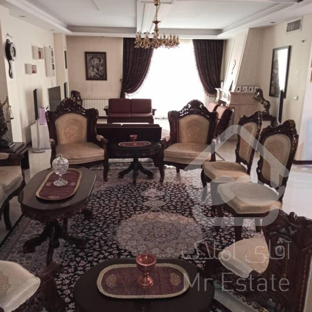 ۱۳۰ متر/۳ خواب/رو به آفتاب/چهارباغ شرقی/نقشه